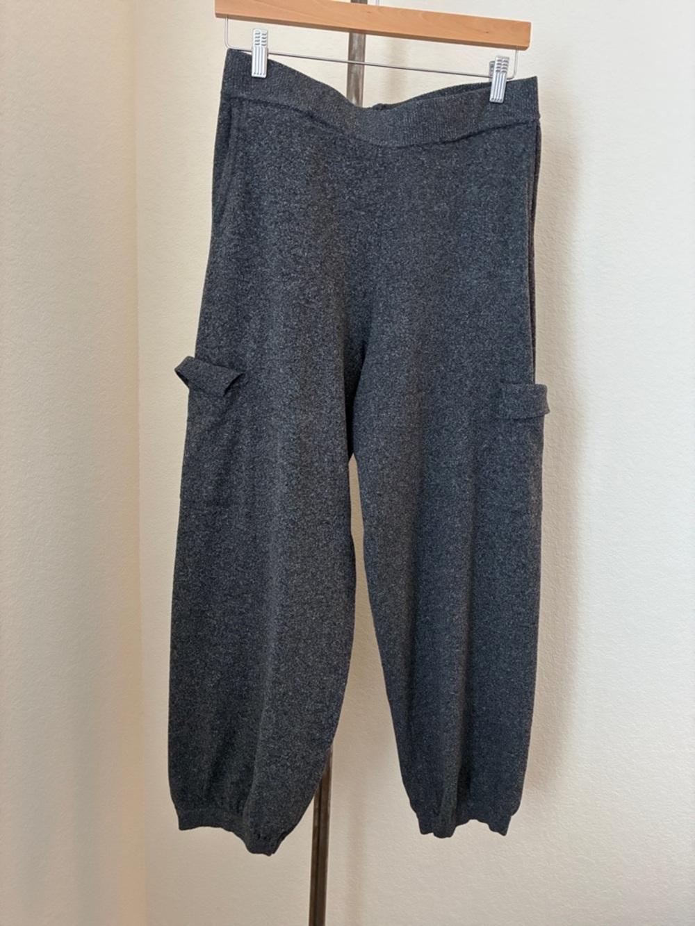Halogen Charcoal Cargo Sweater Knit Pants sz S Lounge Pockets Cozy Baggy